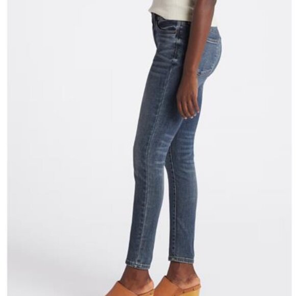 Judy Blue Peter Mid Rise Skinny Jean - Picture 1 of 9